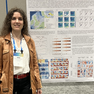 Anna Rufas presenting a poster at the Ocean Sciences Meeting, 2024.